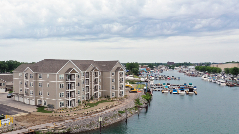 waterfront-apts waterfront-apts